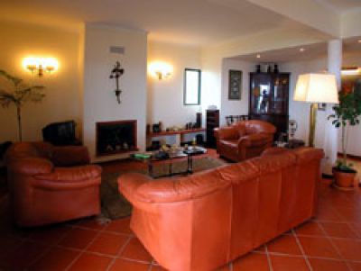 Wohnraum mit Couch Villa auf Madeira