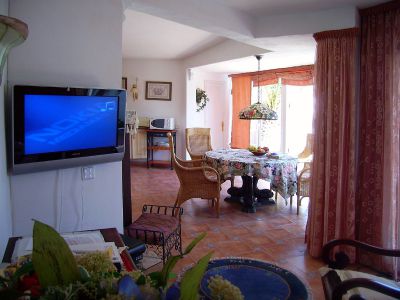 Wohnzimmer mit SAT - TV