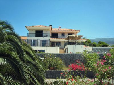 Villa mit Pool in Calheta MAD-033 Blick aufs Haus