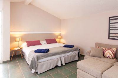 Villa San Agustin G-565 Schlafzimmer mit Doppelbett