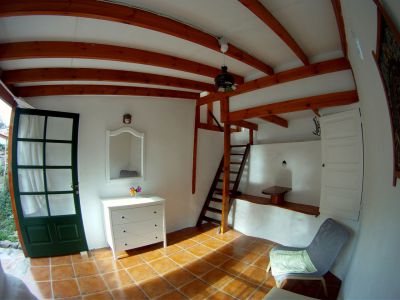 Ferienhaus El Guro - Wohnraum mit Treppe