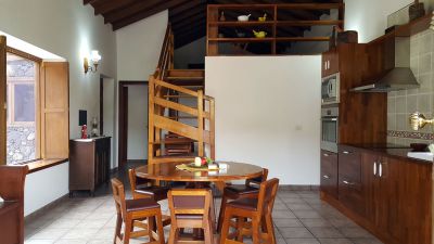 El Hierro Finca in Mocanal H-053 - Küche mit Stiege nach oben