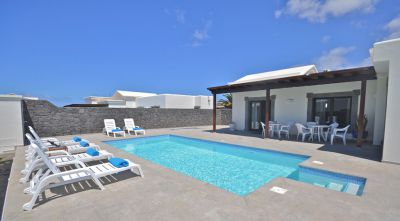 Villa mit beheiztem Pool Playa Blanca / Pool und Haus L-019