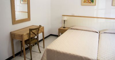 Schlafzimmer mit Doppelbett / Ferienwohnung G-014 Bild 1