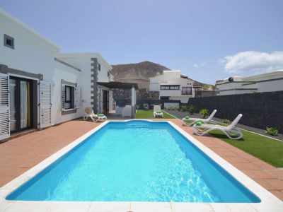 Lanzarote - Villa mit beheiztem Pool und Klimaanlage