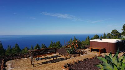 La Palma - Sitzplatz am Jacuzzi mit Meerblick
