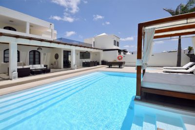 Lanzarote elegante Villa mit beheiztem Pool L-025