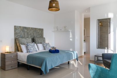 Lanzarote Villa L-074 Schlafzimmer mit Doppelbett Bild 2