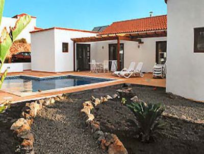 Private Villa Fuerteventura - Villa und Weg von der Seite