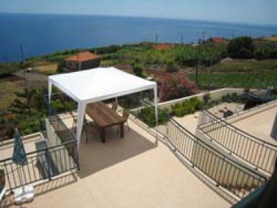 Ferienhaus mit Pool und Meerblick auf Madeira