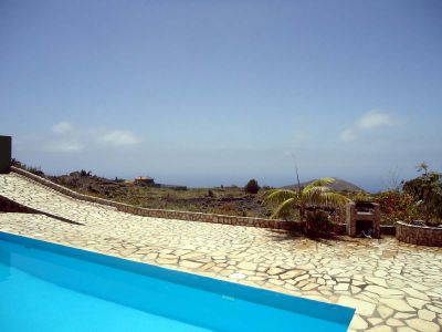 Der Pool mit Meerblick