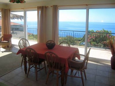 Villa mit Pool in Calheta MAD-033 Esstisch mit Meerblick