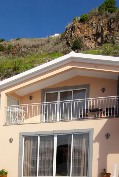 Ferienhaus mit Pool bei Calheta