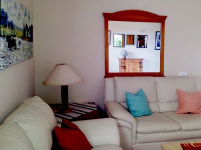 Fuerteventura Ferienhaus F-180 Wohnzimmer mit Ledercouch