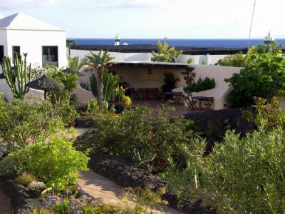 Lanzarote Ferienwohnung L-085 Balkon mit Gartenmöbeln