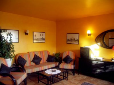 Lanzarote Ferienwohnung L-085 Wohnzimmer mit SAT-TV