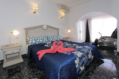 TFS-105 Villa Teneriffa Schlafzimmer mit Doppelbett