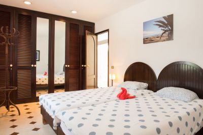 Ferienhaus Maspalomas Schlafzimmer dunkel G-094 