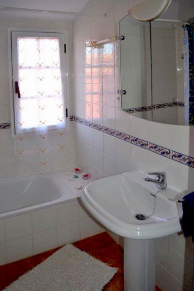 Ferienhaus Fuerteventura Bad mit Wanne Bild 2 F-225