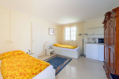 L-077 Villa in Puerto Calero Schlafzimmer mit Einzelbetten