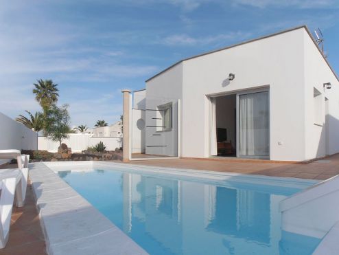 L-168 Kleines Ferienhaus mit Pool in Charco del Palo