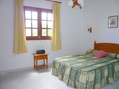 L-169 Ferienhaus Lanzarote Schlafzimmer mit Doppelbett Bild 2