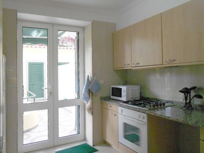 Ferienwohnung in Funchal MAD-113 Küche mit Backofen und Mikrowelle