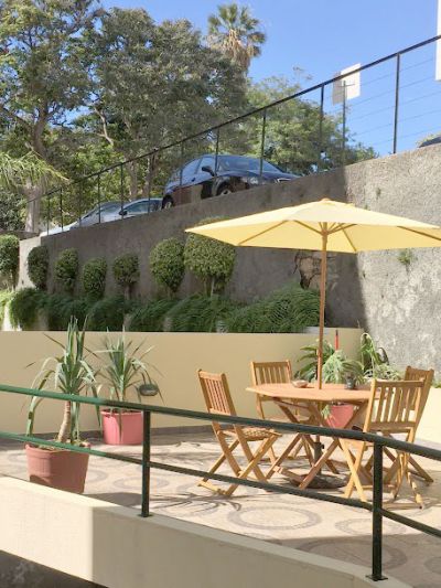 Ferienwohnung in Funchal MAD-113 Terrasse mit Gartenstühlen und Tisch