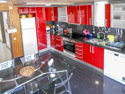 MAD-114 Ferienwohnung in Funchal Küche rechts