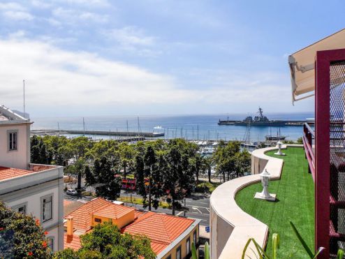 MAD-114 Ferienwohnung in Funchal Blick auf den Hafen