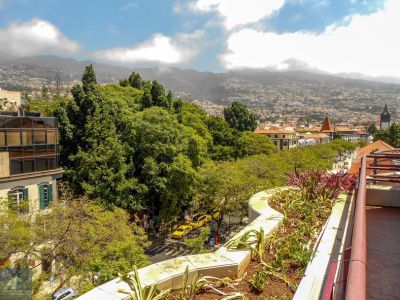 MAD-114 Ferienwohnung in Funchal Blick vom Balkon auf Funchal