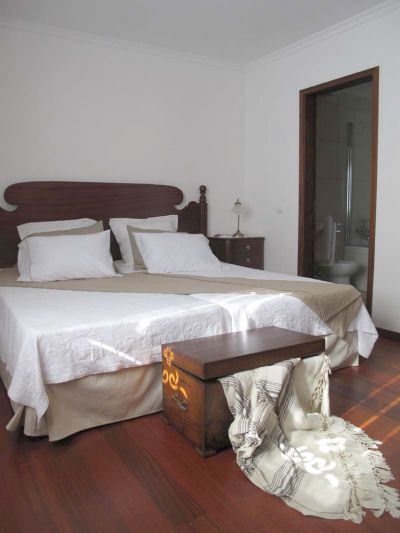 Villa Madeira 052 Schlafzimmer mit Doppelbett Bild 2