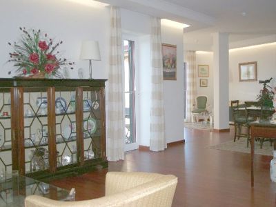 Villa Madeira 052 Wohnzimmer mit Vitrine