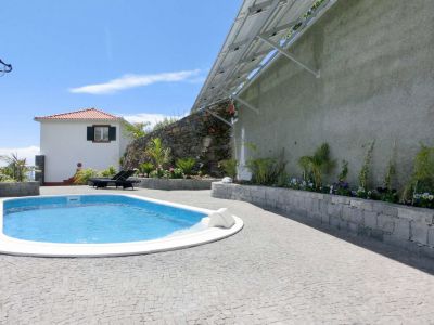 Villa Madeira 052 Pool und Haus
