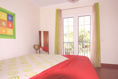 Ferienhaus Madeira 051 Schlafzimmer mit Doppelbett Bild 4