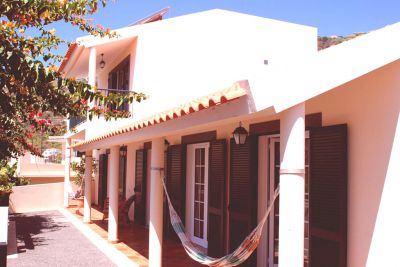 Ferienhaus Madeira 051 überdachte Terrasse am Haus