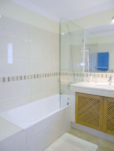 Kleine Villa Madeira MAD-057 Bad mit Wanne