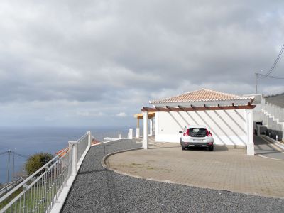 Kleine Villa Madeira MAD-057 Parkplatz hinter dem Haus