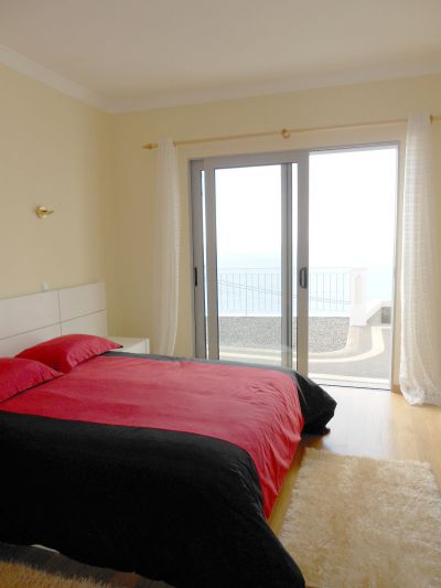 Kleine Villa Madeira MAD-057 Schlafzimmer mit Doppelbett Bild 2