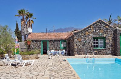 Ferienhaus La Palma Pool P-152 Haus und Terrasse mit Pool