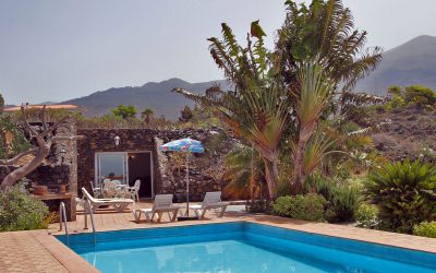 Ferienhaus La Palma Pool P-100 Pool und Terrasse