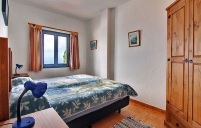 Ferienhhaus La Palma P-071 Schlafzimmer mit Doppelbett 3