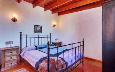 P-090 Finca Haus 2 - Schlafzimmer mit Doppelbett