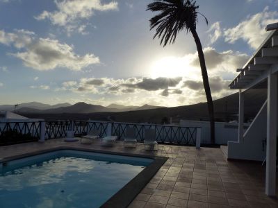 Villa Puerto Calero L-075 Pool am Abend