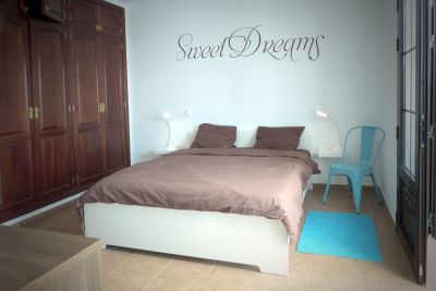 Villa Puerto Calero L-075 Schlafzimmer mit Doppelbett