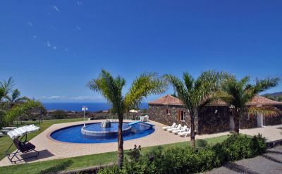 Ferienhaus La Palma Blick auf den Pool P-145