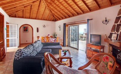 Ferienhaus La Palma Wohnraum mit SAT-TV P-145