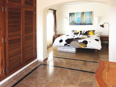 Villa Lanzarote Schlafzimmer mit Doppelbett L-025 