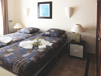 Villa Lanzarote Schlafzimmer mit Einzelbetten L-025 