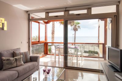 Gran Canaria Feriewnohnung am Strand G-128 Wohnraum und Terrasse